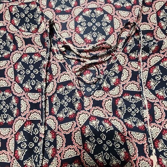 Abercrombie & Fitch V-Neck Bell Sleeve Top - Picture 6 of 11